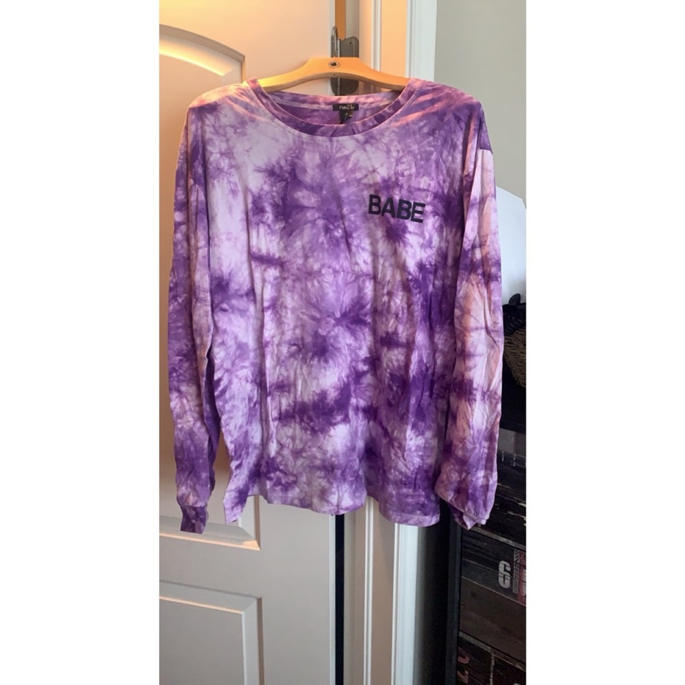 Long sleeve graphic